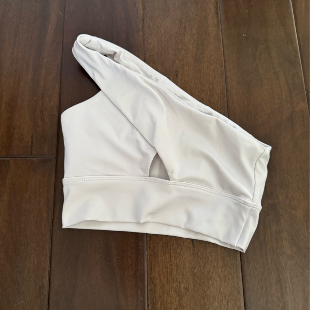 Stylish white One-Shoulder Crop athletic dance Top